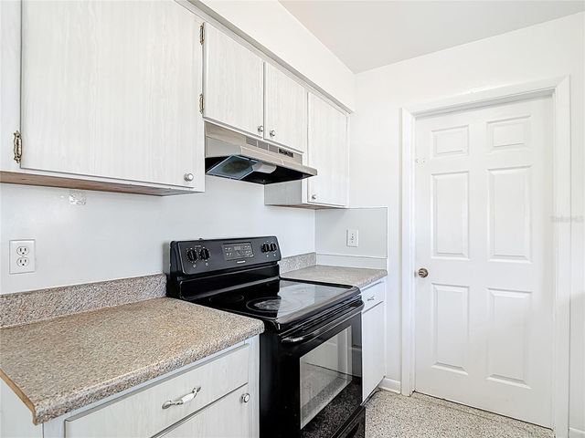 7717 W HIAWATHA STREET, Tampa, FL 33615