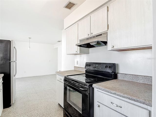 7717 W HIAWATHA STREET, Tampa, FL 33615