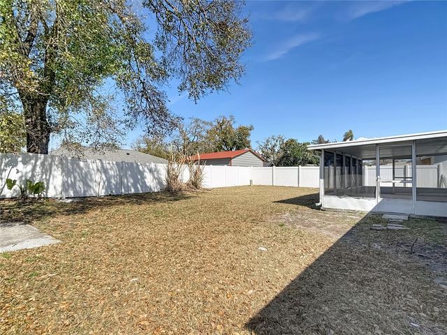 7717 W HIAWATHA STREET, Tampa, FL 33615