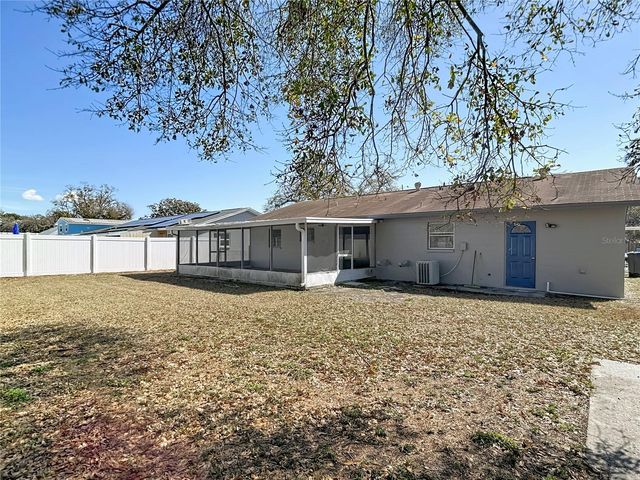 7717 W HIAWATHA STREET, Tampa, FL 33615