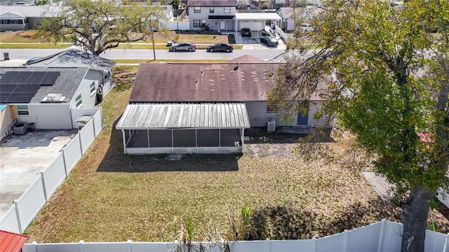 7717 W HIAWATHA STREET, Tampa, FL 33615