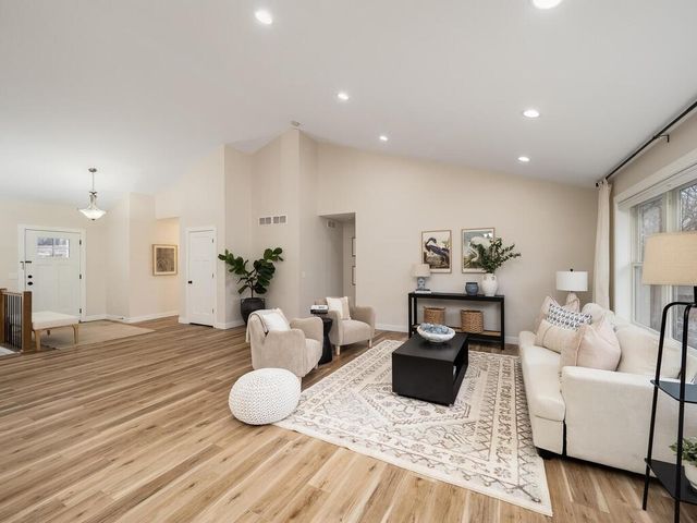 15110 Eileen Circle, Burnsville, MN 55306