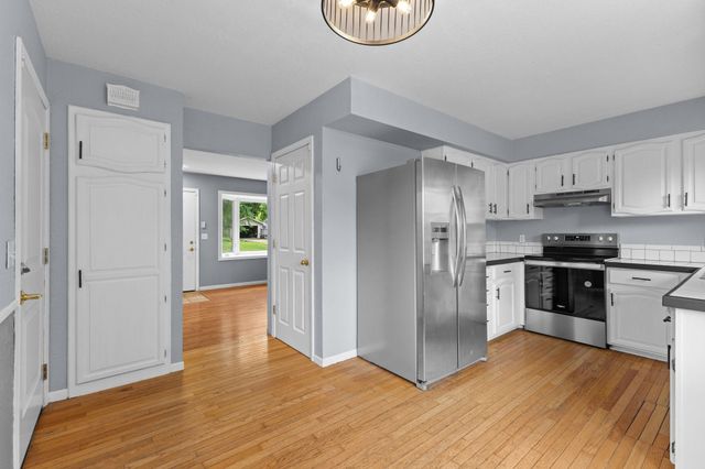 5306 Quebec Avenue N, New Hope, MN 55428