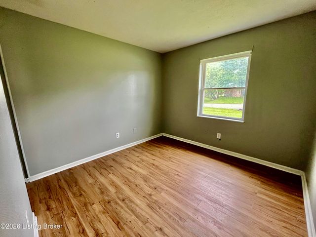7602 Randy Ct, Louisville, KY 40258