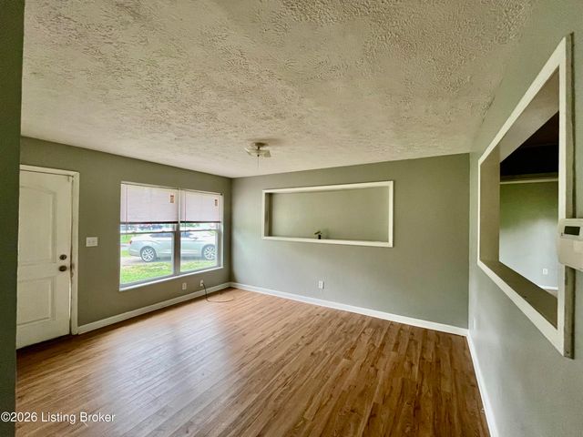 7602 Randy Ct, Louisville, KY 40258