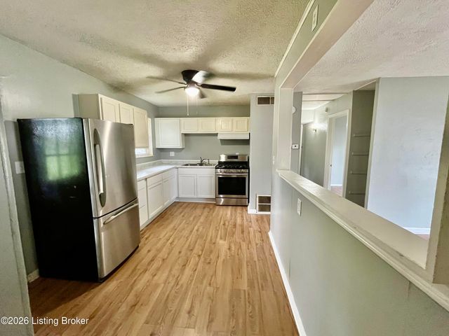 7602 Randy Ct, Louisville, KY 40258