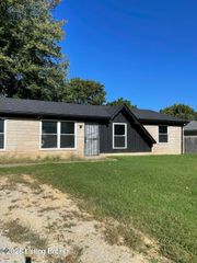 7602 Randy Ct, Louisville, KY 40258
