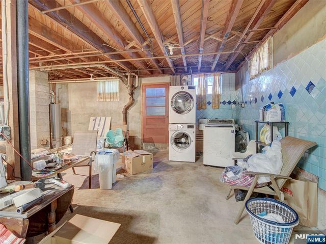 475 Dewey Avenue, Saddle Brook, NJ 07663