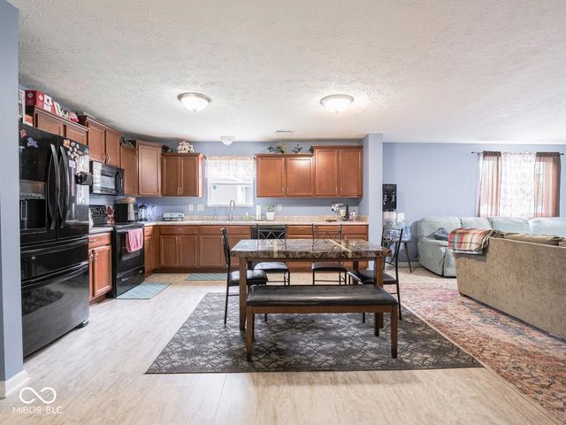 8218 Devon Avenue, Indianapolis, IN 46239