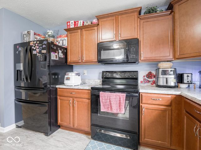 8218 Devon Avenue, Indianapolis, IN 46239