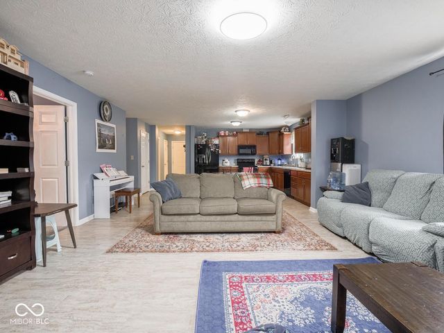 8218 Devon Avenue, Indianapolis, IN 46239