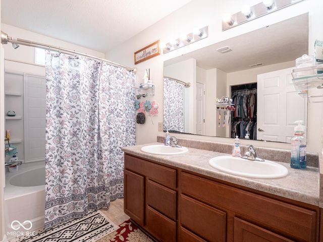 8218 Devon Avenue, Indianapolis, IN 46239