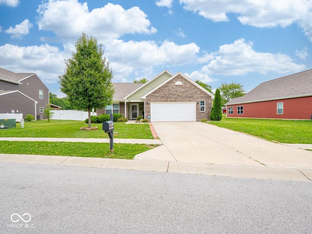 8218 Devon Avenue, Indianapolis, IN 46239