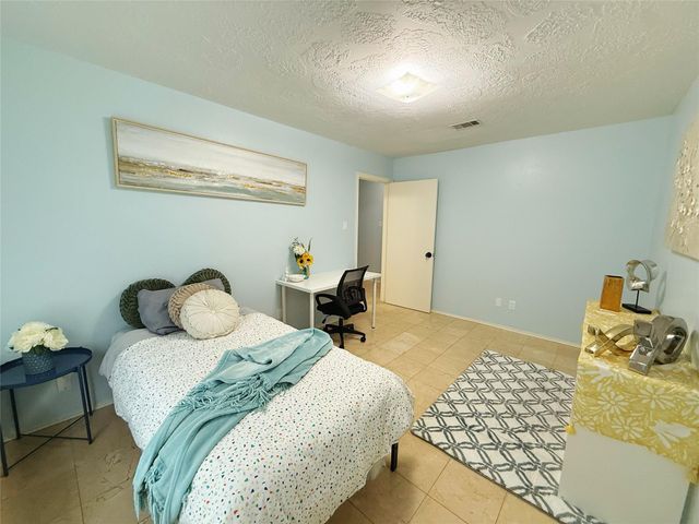 9214 Carvel Lane, Houston, TX 77036