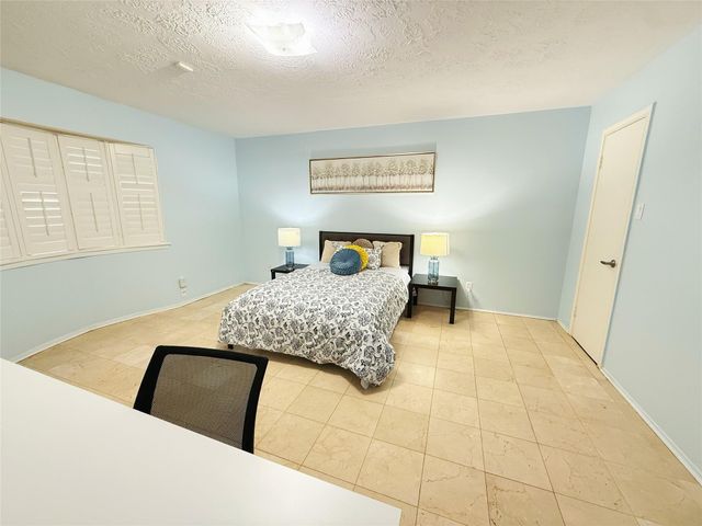 9214 Carvel Lane, Houston, TX 77036