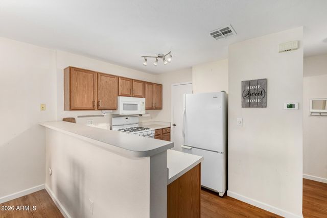 125 S 56TH Street 104, Mesa, AZ 85206