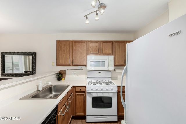 125 S 56TH Street 104, Mesa, AZ 85206