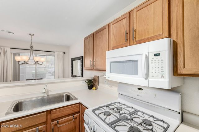 125 S 56TH Street 104, Mesa, AZ 85206