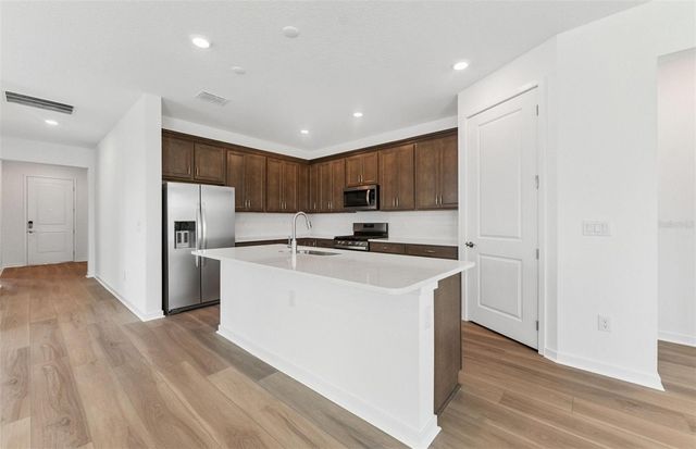 37380 CLINCH CIRCLE, Zephyrhills, FL 33540