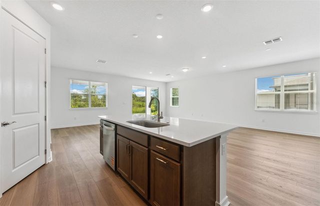 37380 CLINCH CIRCLE, Zephyrhills, FL 33540