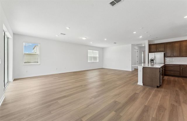 37380 CLINCH CIRCLE, Zephyrhills, FL 33540