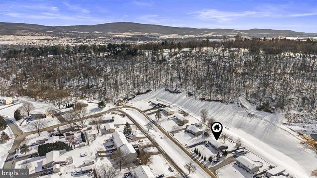 8694 SHEFFIELD MANOR BOULEV, Waynesboro, PA 17268