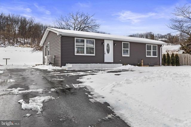 8694 SHEFFIELD MANOR BOULEV, Waynesboro, PA 17268