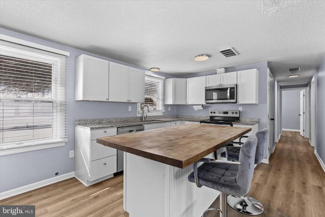 8694 SHEFFIELD MANOR BOULEV, Waynesboro, PA 17268