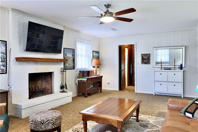 2342 N Winwood Drive, Fayetteville, AR 72703