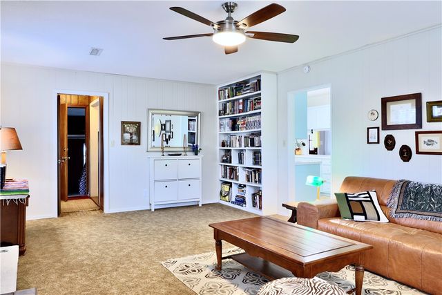 2342 N Winwood Drive, Fayetteville, AR 72703