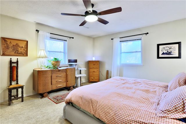 2342 N Winwood Drive, Fayetteville, AR 72703