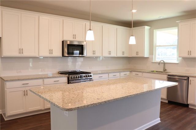 4376 Waxwing Street, Hoschton, GA 30548