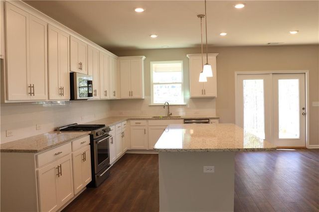 4376 Waxwing Street, Hoschton, GA 30548