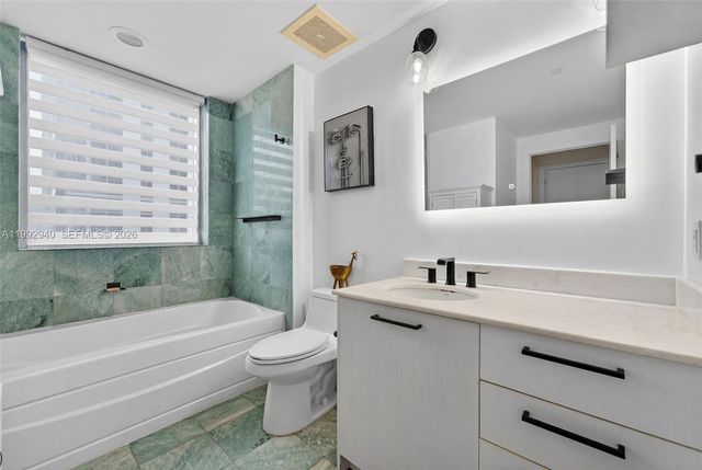 1050 Brickell Ave 2510, Miami, FL 33131