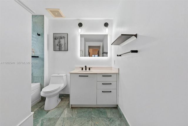 1050 Brickell Ave 2510, Miami, FL 33131