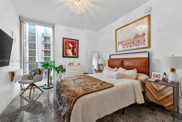 1050 Brickell Ave 2510, Miami, FL 33131