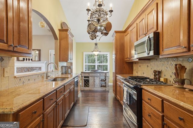 2085 Habersham Marina Road, Cumming, GA 30041
