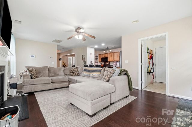 4008 Brandie Glen Road, Charlotte, NC 28269