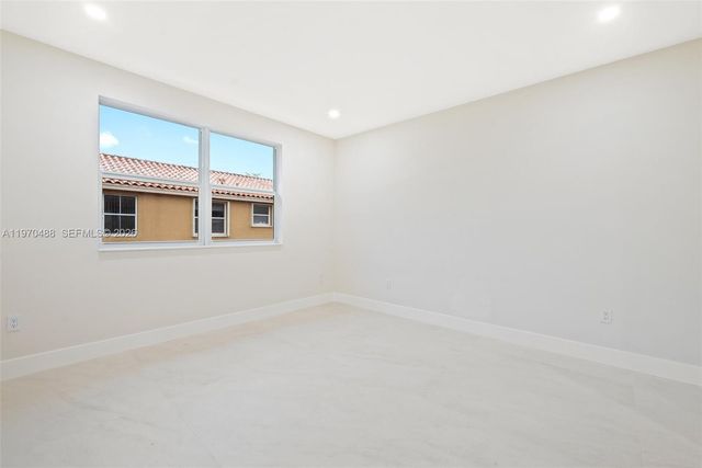 8511 NW 141st Ter 405, Miami Lakes, FL 33016