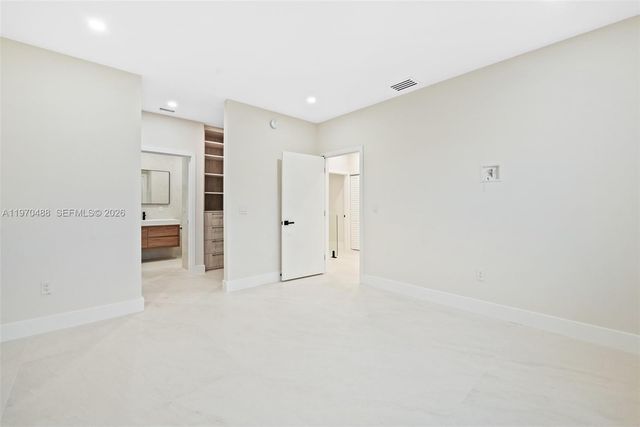 8511 NW 141st Ter 405, Miami Lakes, FL 33016