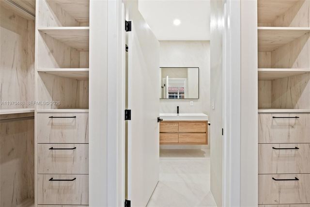 8511 NW 141st Ter 405, Miami Lakes, FL 33016