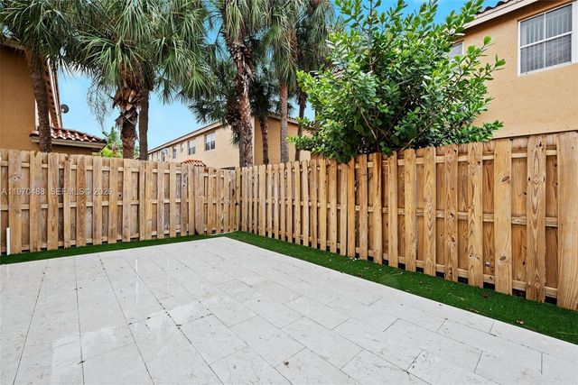 8511 NW 141st Ter 405, Miami Lakes, FL 33016