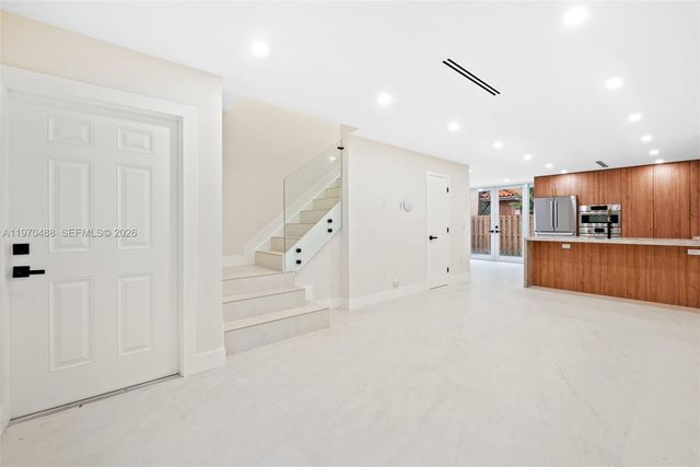 8511 NW 141st Ter 405, Miami Lakes, FL 33016