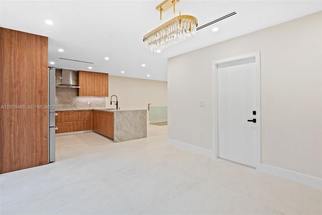 8511 NW 141st Ter 405, Miami Lakes, FL 33016