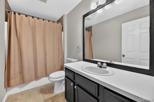 5082 Whispering Glen Trail, Holly, MI 48442