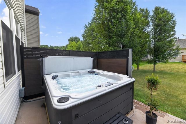 5082 Whispering Glen Trail, Holly, MI 48442