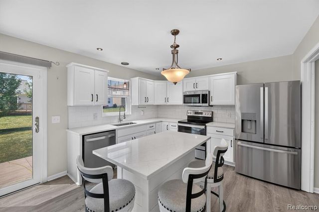 5082 Whispering Glen Trail, Holly, MI 48442
