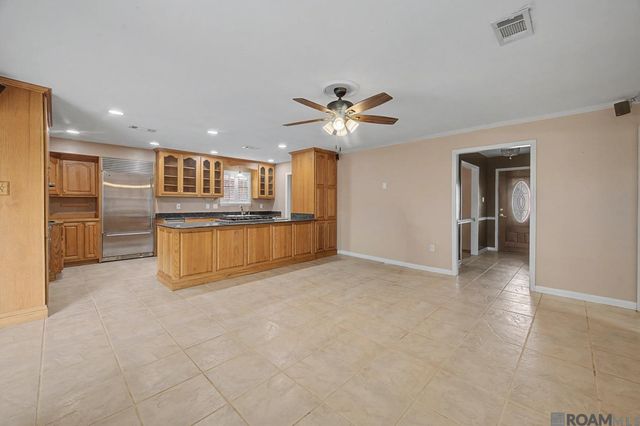 14418 Royal Oaks Ave, Baton Rouge, LA 70816