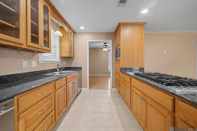 14418 Royal Oaks Ave, Baton Rouge, LA 70816