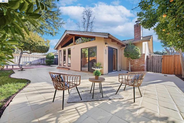 1621 Harvest Rd, Pleasanton, CA 94566